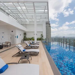 Citadines Benavidez Makati מלון