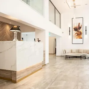 מלון Roseum Boutique, לרנקה