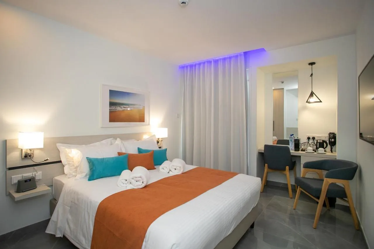 Best Western Plus Larco Hotel Lárnaca 4*,