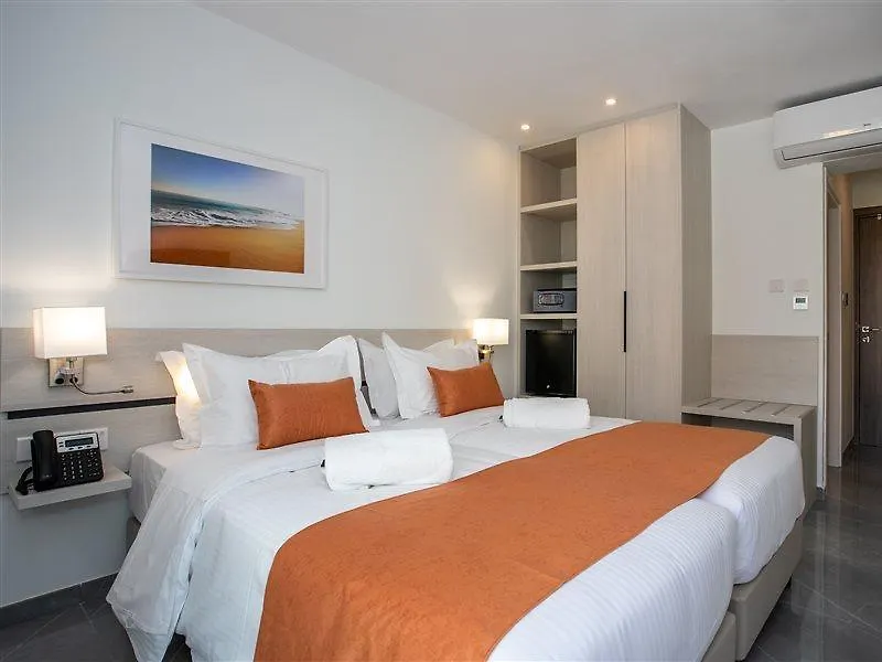 Best Western Plus Larco Hotel Lárnaca 4*,